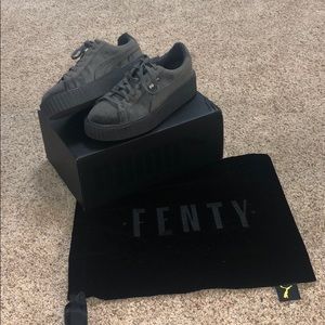 9.5 creeper velvet charcoal fenty puma sneakers